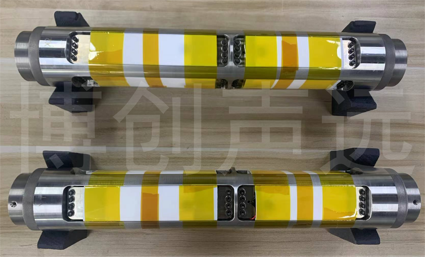 Assembly for Dipole emission
